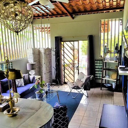 Casa Sophia 3 Listings Apartment 1 Or Apartment 2 Separately Or Apt 1 And 2 Together All With Fo Internet Guápiles Eksteriør billede