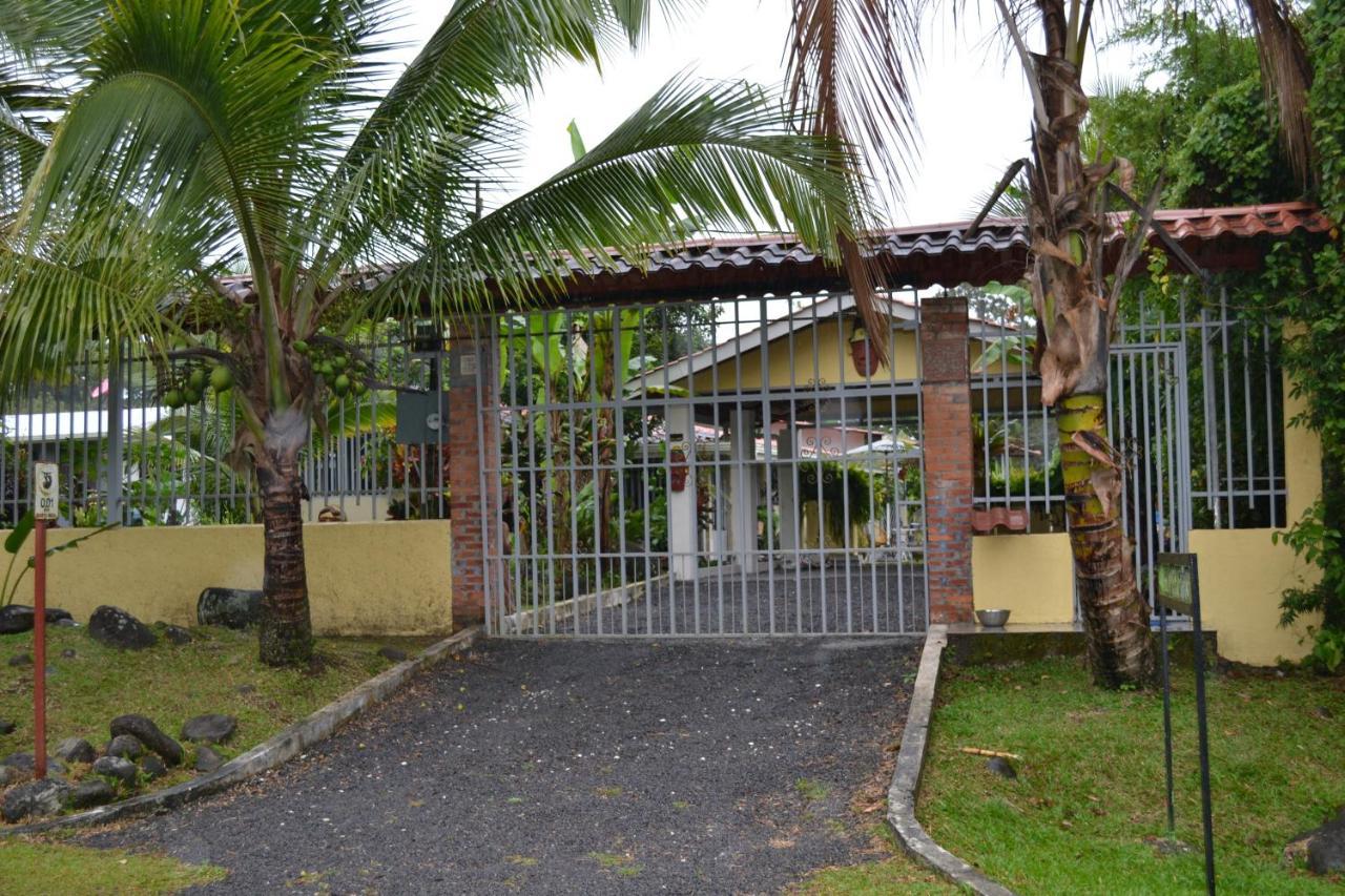 Casa Sophia 3 Listings Apartment 1 Or Apartment 2 Separately Or Apt 1 And 2 Together All With Fo Internet Guápiles Eksteriør billede