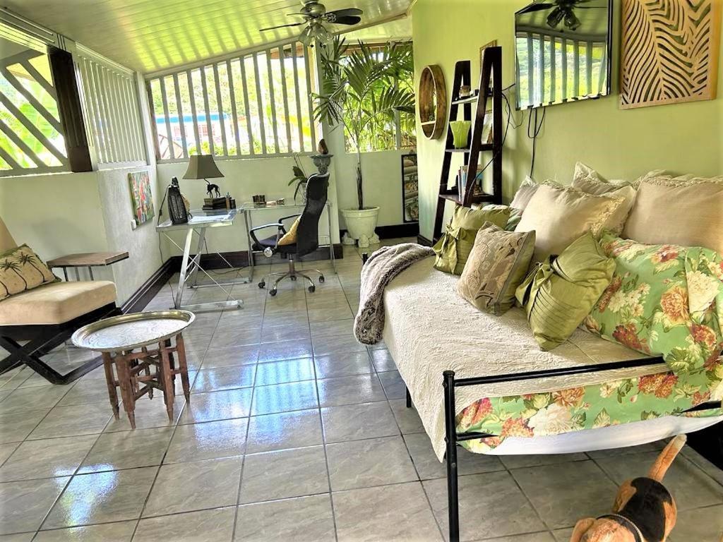 Casa Sophia 3 Listings Apartment 1 Or Apartment 2 Separately Or Apt 1 And 2 Together All With Fo Internet Guápiles Eksteriør billede